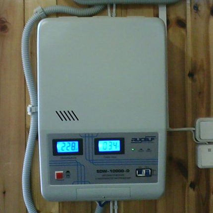 Elektronische spanningsregelaar
