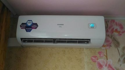 התקנת מערכת הפיצול של היחידה המקורה יונדאי H-AR21-09H יחידה מקורה יונדאי H-AR21-09H