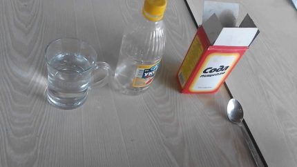 Soda and vinegar for cleaning the toilet Eco remedy