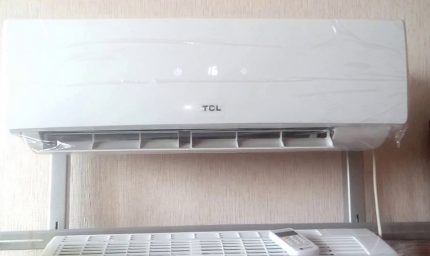 מזגן TCL TAC-09CHSA / KI עם שלט רחוק מערכת מפוצלת מראה TSL