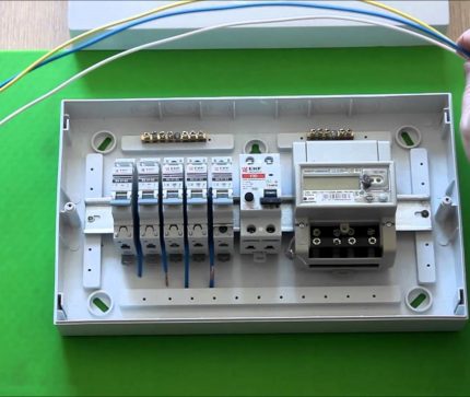 Installation of circuit breakers in the panel Switchboard with automatic machines and a meter