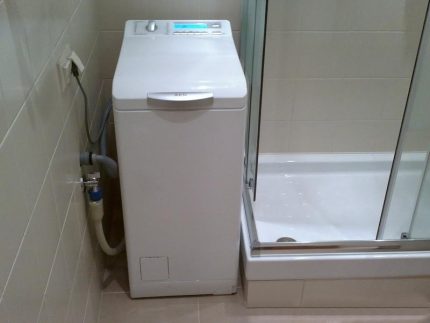 Top-loading washing machine Narrow top loading machine