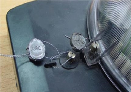 Seal for protection of meter readings Lead seal for electric meter