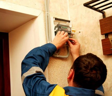 Installing an anti-magnetic seal on an electric meter Work with the electric meter