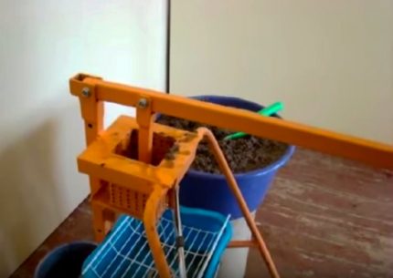 DIY homemade press para sa paggawa ng mga briquette mula sa sawdust Ang pinakasimpleng homemade machine