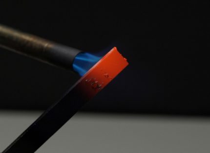 Glow when heating metal Metal heating