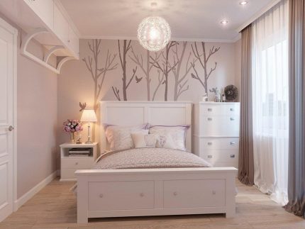 Warm light makes for pleasant communication and relaxation. Warm lighting tones