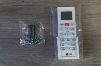 Air conditioner remote control Remote control storage case