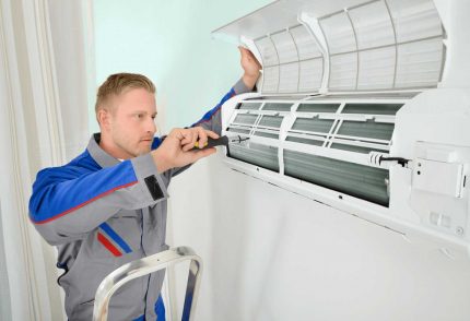 התקנת היחידה הפנימית של המערכת התקנת מזגן של LG