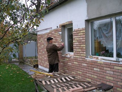Facing tile Installation of tiles