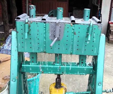 Presse pour la fabrication de briquettes de sciure Machine de pressage de sciure