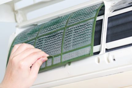How to clean the split filter of the HEC 09HTC03 system Filter cleaning