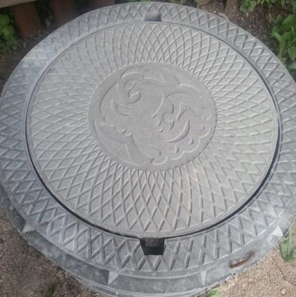 The concrete block is heavy Concrete hatch