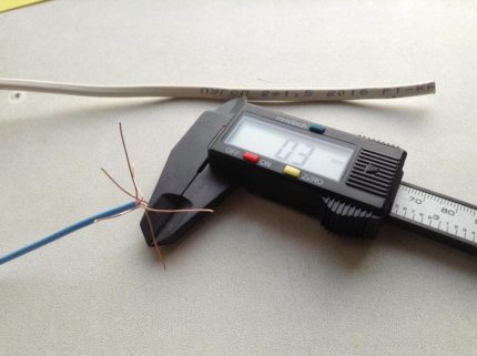 Stranded wire to determine its cross section Determination of the cross section of stranded wire