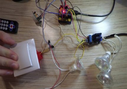 Assemblage du système d'éclairage basé sur Apple Assemblage d'éclairage basé sur Arduino