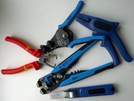 Manual wire stripper Strippers for stripping