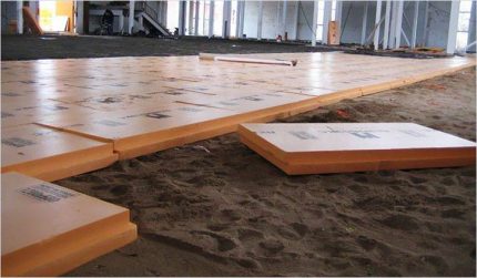 Expanded polystyrene as a heater Polystyrene foam insulation scheme