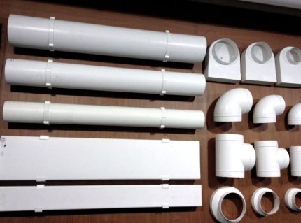 Componentes para montagem de um duto de exaustão doméstico Dutos domésticos de plástico