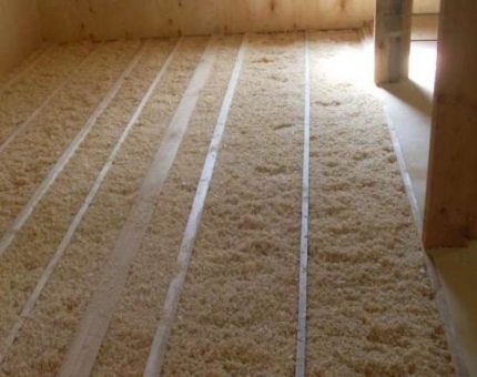 Laying sawdust on the ceiling Sawdust as a heater