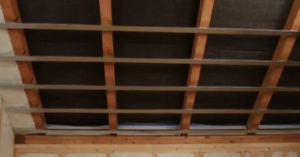 Installation of grates for attic insulation Profile Fit