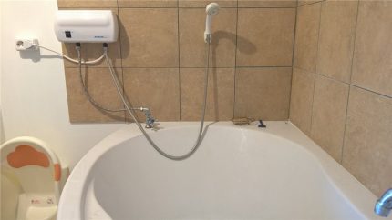 Agarang pampainit ng pampaligo ng tubig Pagpapatakbo ng pampainit ng tubig sa banyo