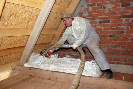 The cost of spraying foam is the biggest disadvantage of this insulation Sprayable insulation