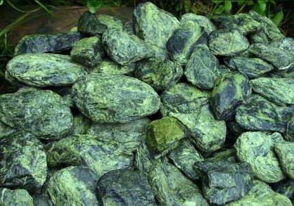 La bobina barata és significativament diferent en la força que el jade Bobina - una còpia de jade