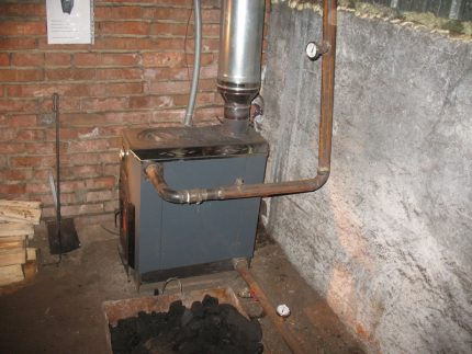 Metal furnace with a water circuit Metal water heating stove