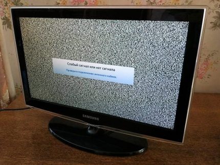 What is a television signal booster for? TV screen noise