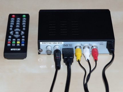 Prefix for amplification of a television signal Digital set-top box for TV