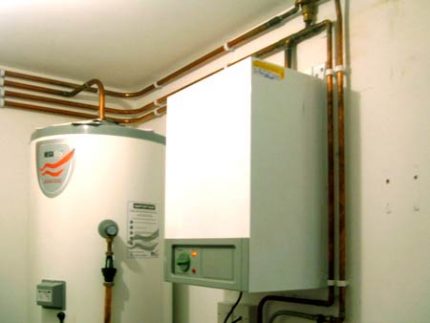 Boiler and single-circuit gas boiler Single-circuit gas boiler and boiler