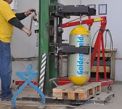 Test hydraulique d'une bouteille de gaz Test hydraulique d'une bouteille de gaz