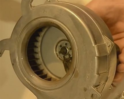 Fan pagkatapos maglinis Malinis na tagahanga ng boiler ng gas