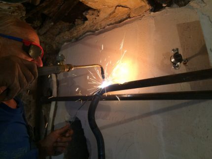 Lắp đặt ống gas Tự lắp đặt ống gas trong căn hộ