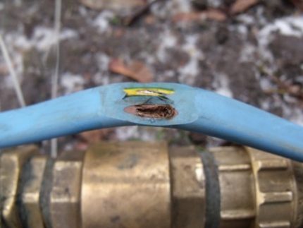 Câble de pompe perforé