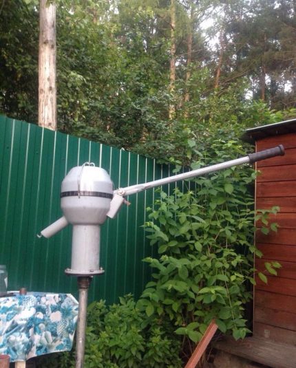 Short-lived plastic pump housing Plastic hand pump