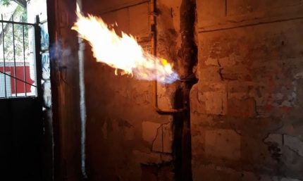 Ang pagtagas ng gas ay maaaring maging sanhi ng apoy Tumagas ang gas