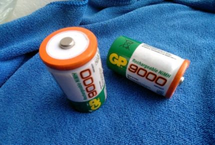 Mga bagong baterya ng speaker Mga bagong baterya ng speaker