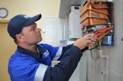 Pagpapanatili ng boiler ng gas-mount na gas Pagpapanatili ng boiler ng gas-mount na gas