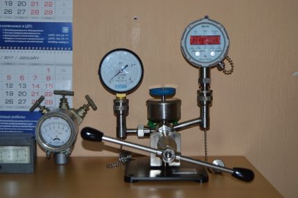 Sinuri ang gauge ng presyon ng gas Sinuri ang gauge ng presyon ng gas