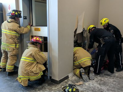 Lumikas ang Elevator Lumikas ang Elevator