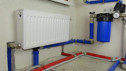 Radiator sa isang hiwalay na silid ng boiler Radiator sa isang hiwalay na silid ng boiler