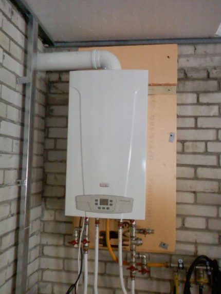 Gas boiler sa garahe Gas boiler sa garahe