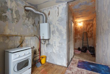 Ang pag-aayos sa apartment na may gas stove at isang boiler ng dingding Ang pag-aayos sa apartment na may gasolina