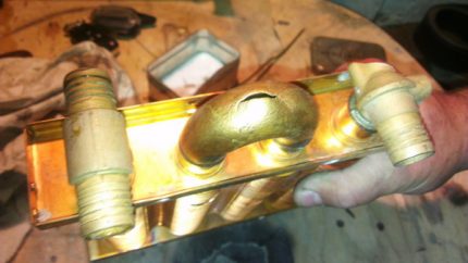 Column radiator tube crack Column radiator tube crack