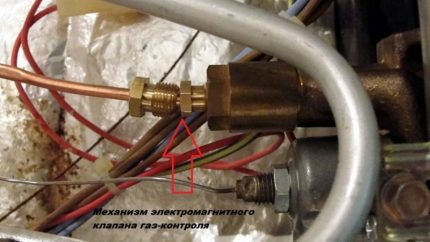 Kết nối của một cặp nhiệt điện trong van điện từ Kết nối van điện từ