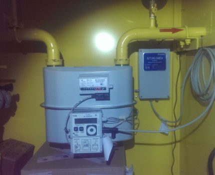 Household gas meter and corrector Where to put the corrector