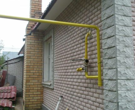 Gasified private home ownership Entering a gas pipeline into a private house