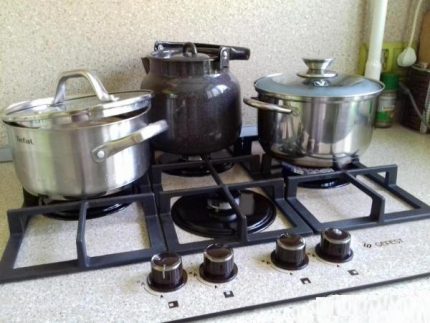 Bouilloire et casseroles Bouilloire et casseroles