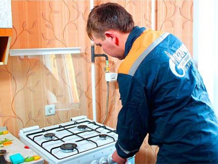 Connection of a gas stove by a specialist Connection of a gas stove by a specialist